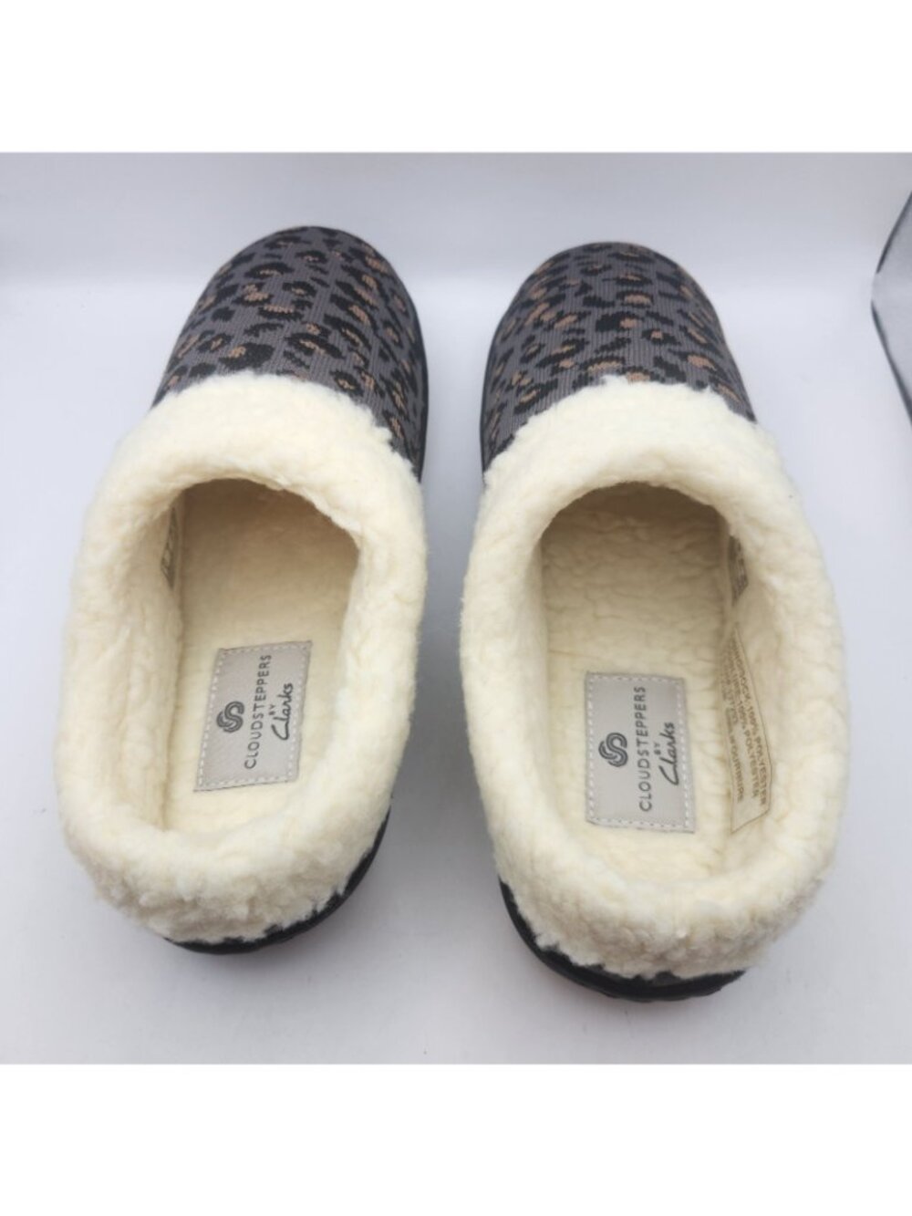 Clarks Cloudsteppers Cheetah Print Gray Vegan Fabric Slipper Shoe US 7 UK 4.5 - Picture 6 of 8